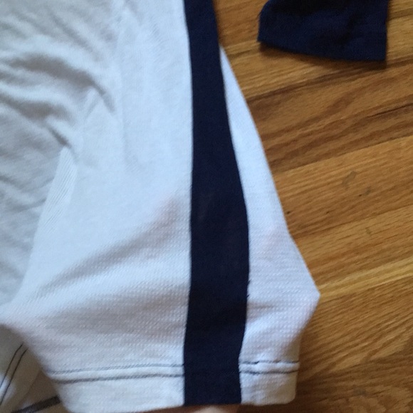 NWOT Thermal Raglan white and Navy Top - Picture 5 of 7